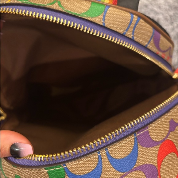 Large Coach Backpack/Pride collection - Picture 4 of 6